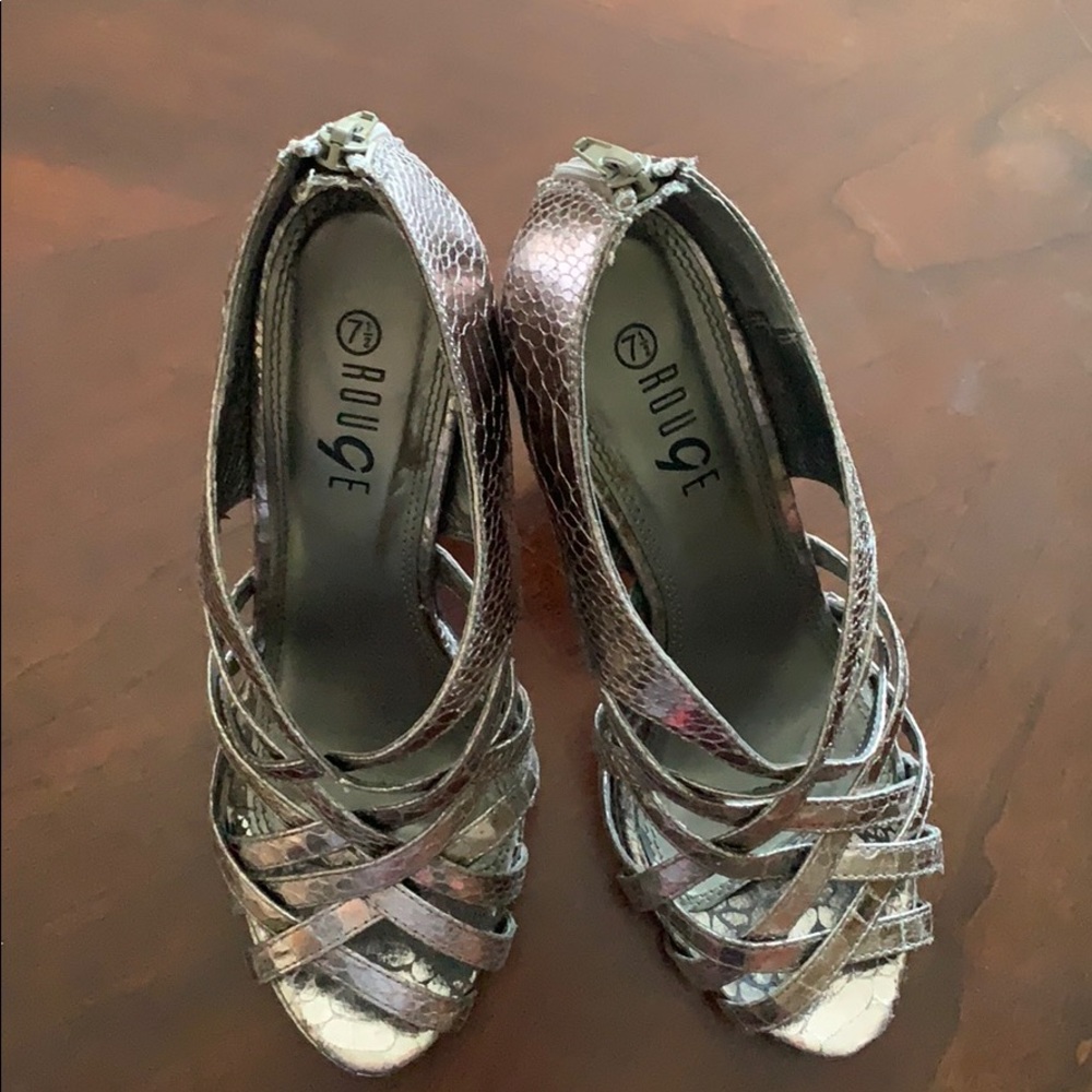 Silver stilettos - Picture 3 of 4